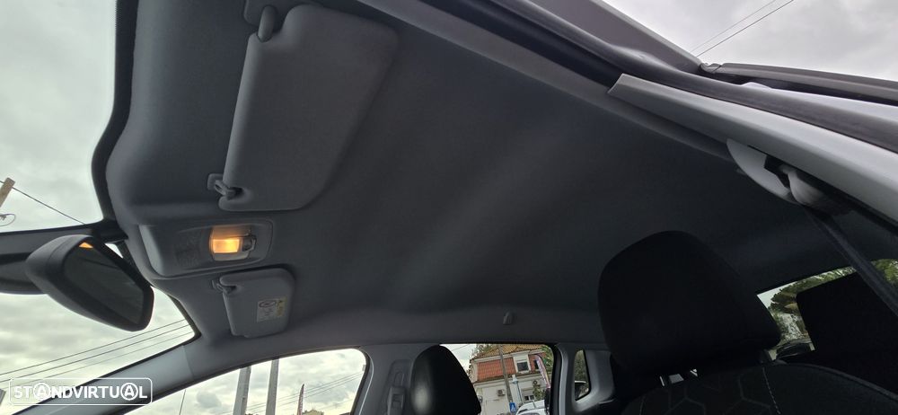 Peugeot 2008 1.2 PureTech Style - 22