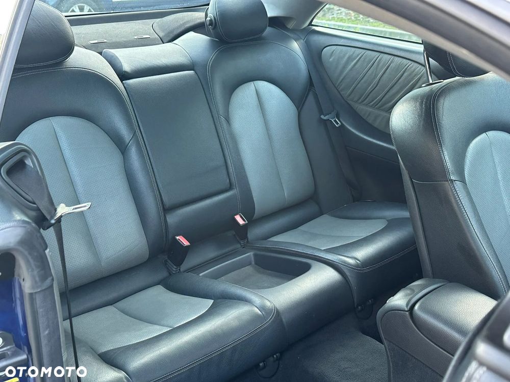 Mercedes-Benz CLK - 13