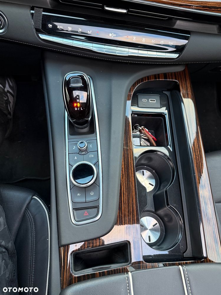 Cadillac Escalade 6.2 V8 AWD AT Platinum - 21