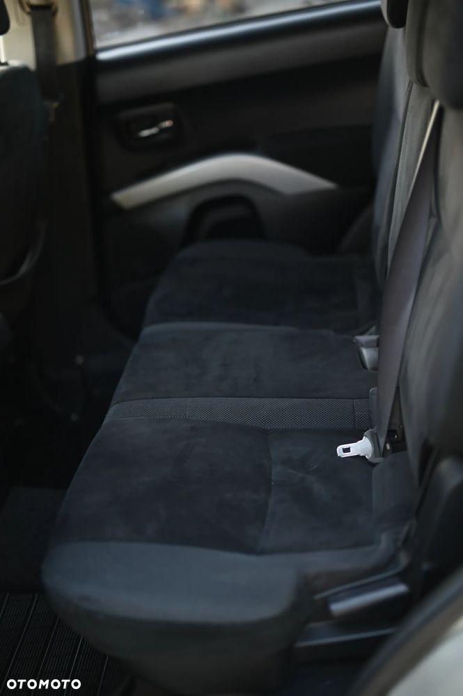 Mitsubishi Outlander 2.0 DID Intense - 22