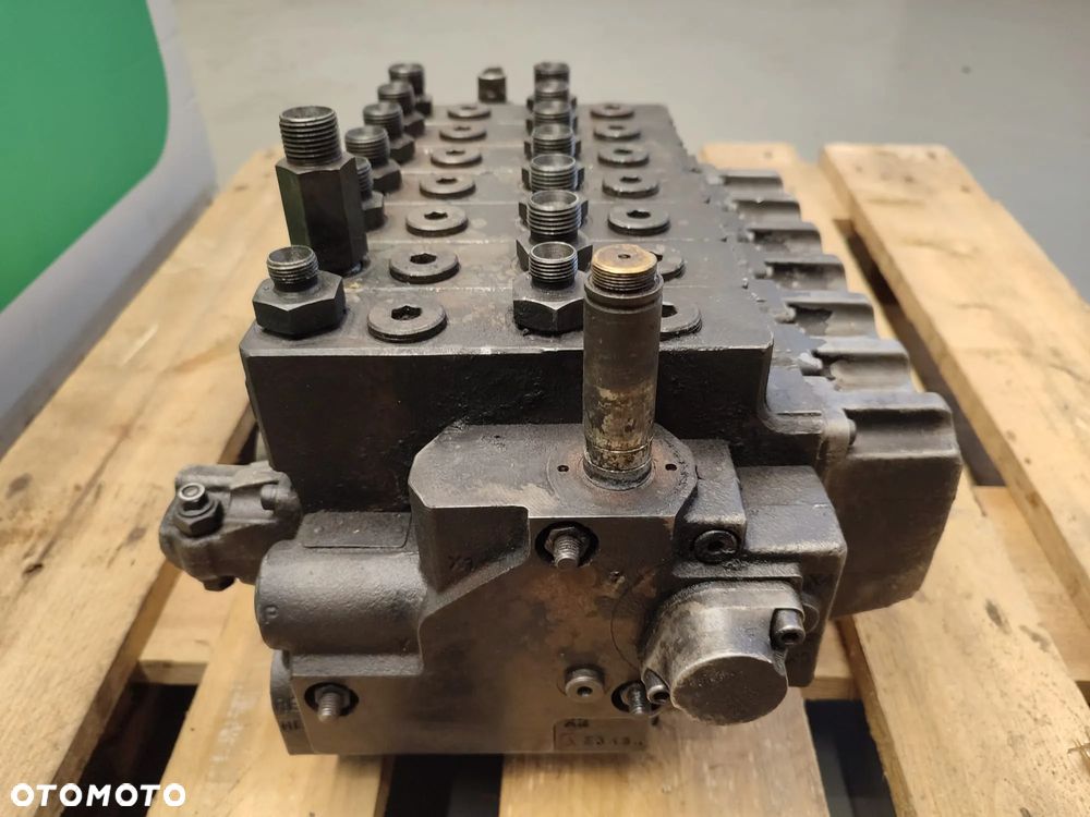 Rozdzielacz hydrauliczny REXROTH R917007235 - 4