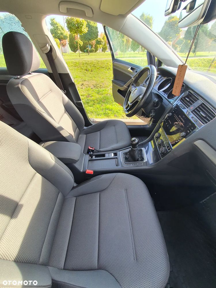 Volkswagen Golf - 20