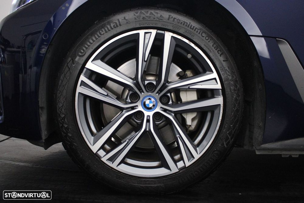 BMW i4 eDrive40 - 57
