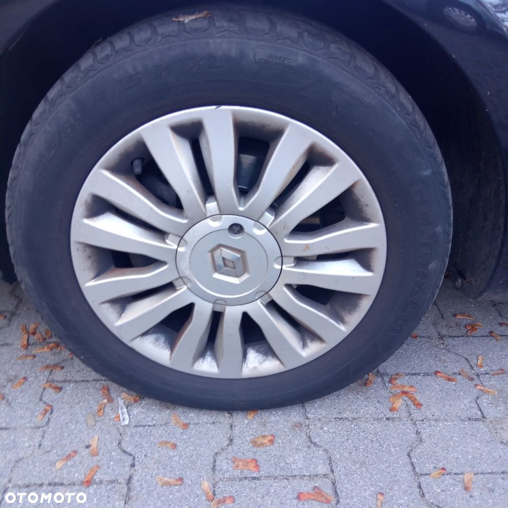 Renault Clio - 16