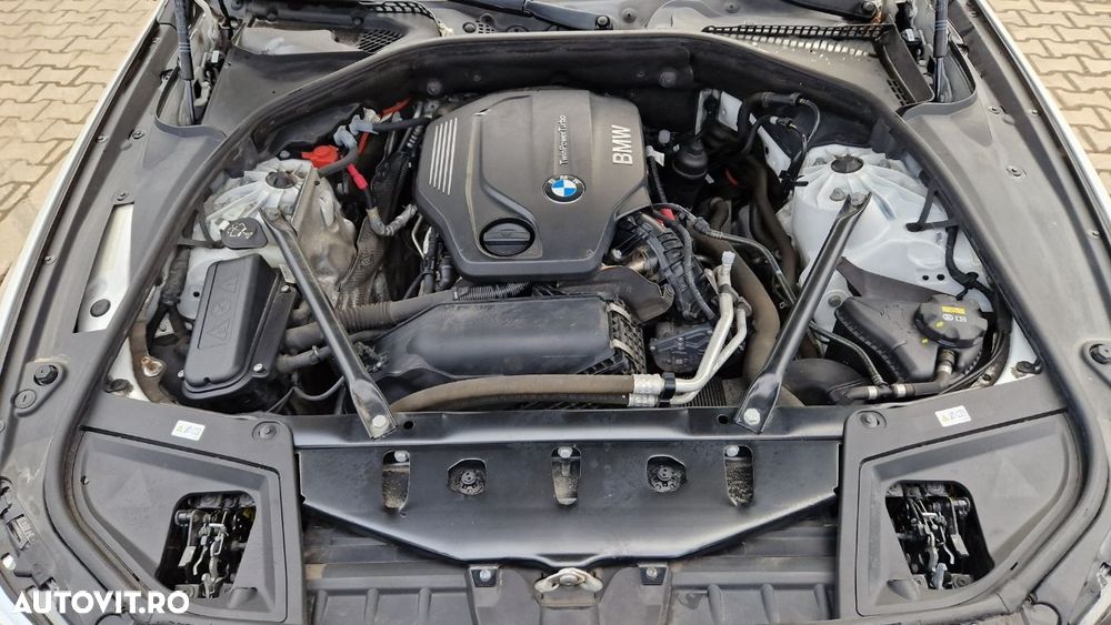 BMW Seria 5 520d AT - 24
