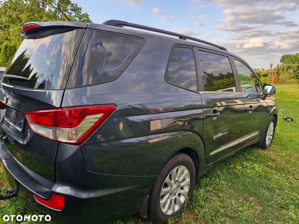 SsangYong/KGM Rodius 200 e-XDi Crystal Plus - 6