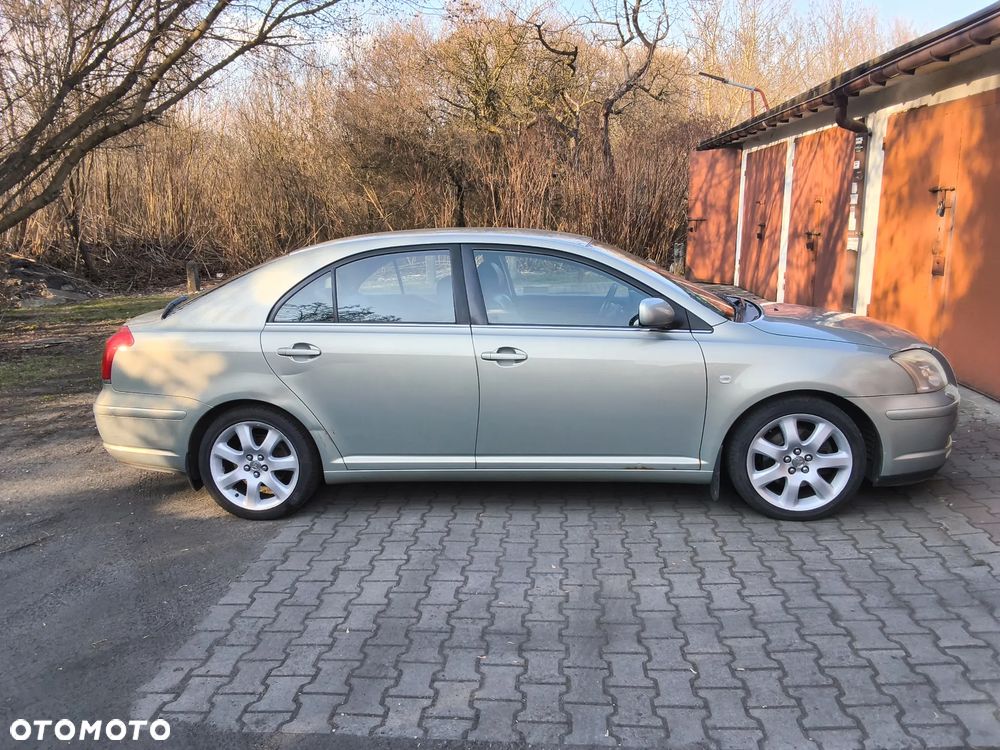 Toyota Avensis 2.0 VVT-i Prestige - 32