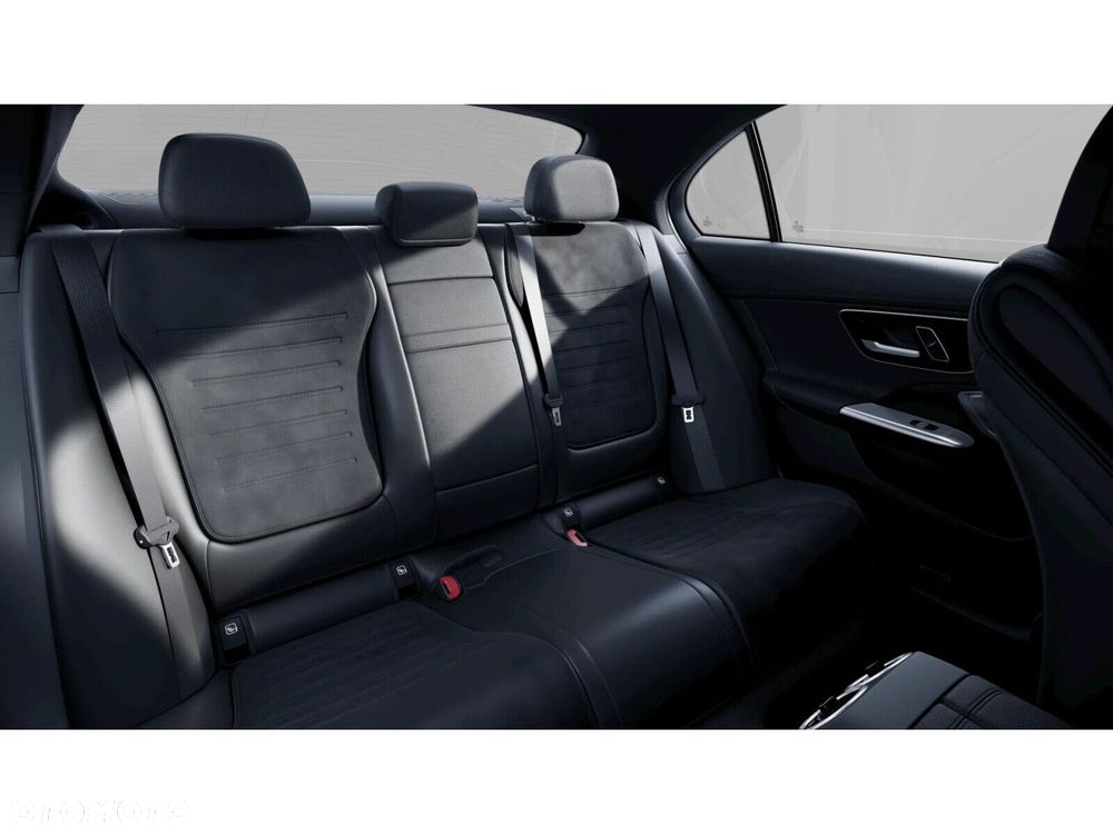 Mercedes-Benz Klasa C 220 d mHEV 4-Matic AMG - 10