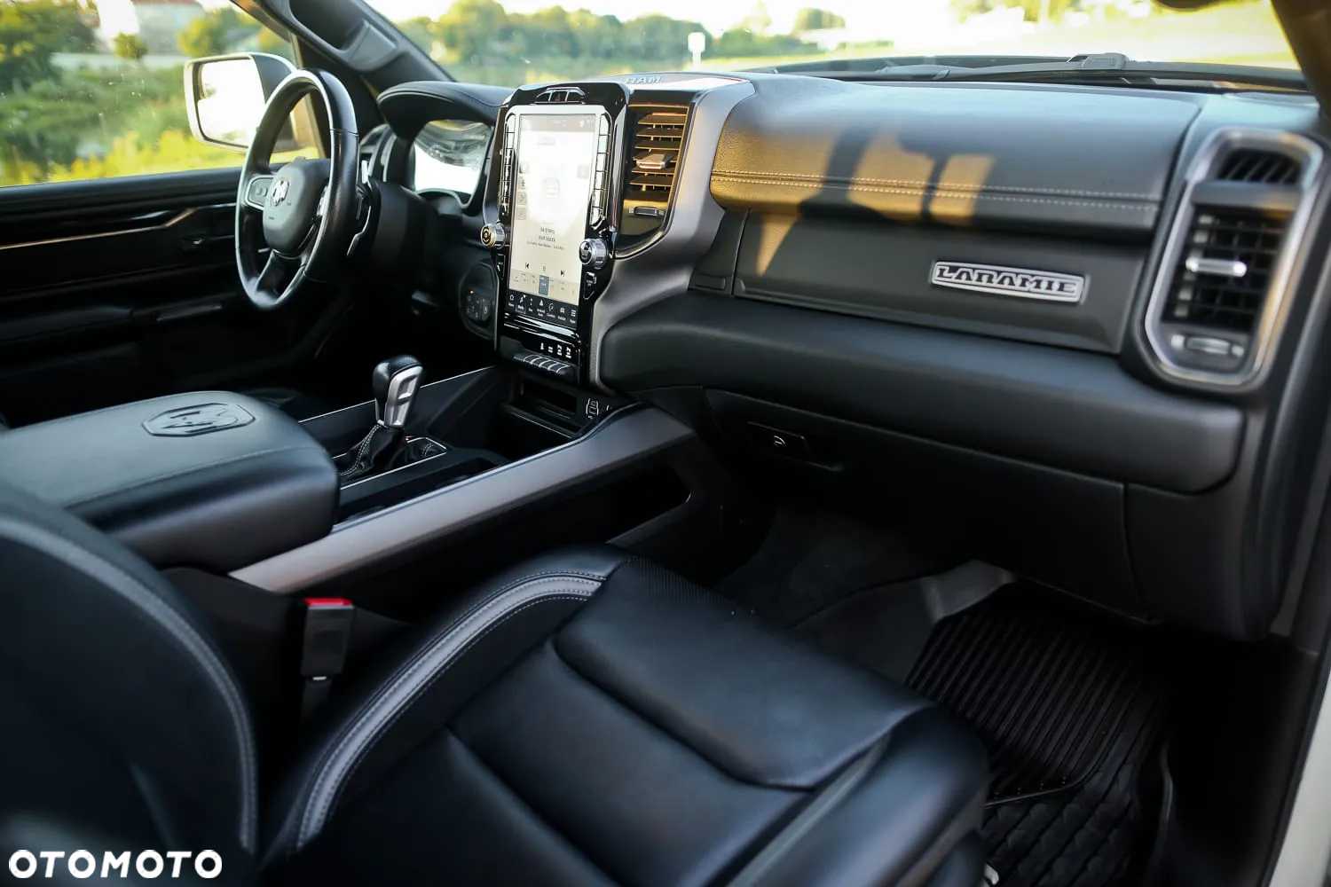 RAM 1500 Crew Cab Laramie - 20