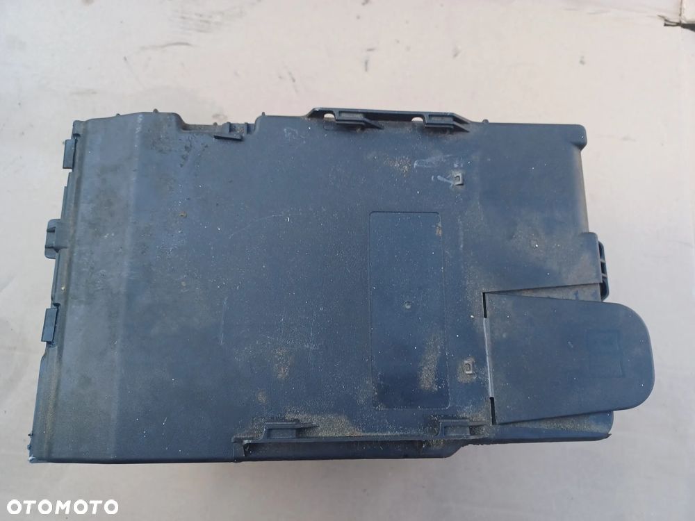 OBUDOWA AKUMULATORA CITROEN C3 II 9801801880 - 2