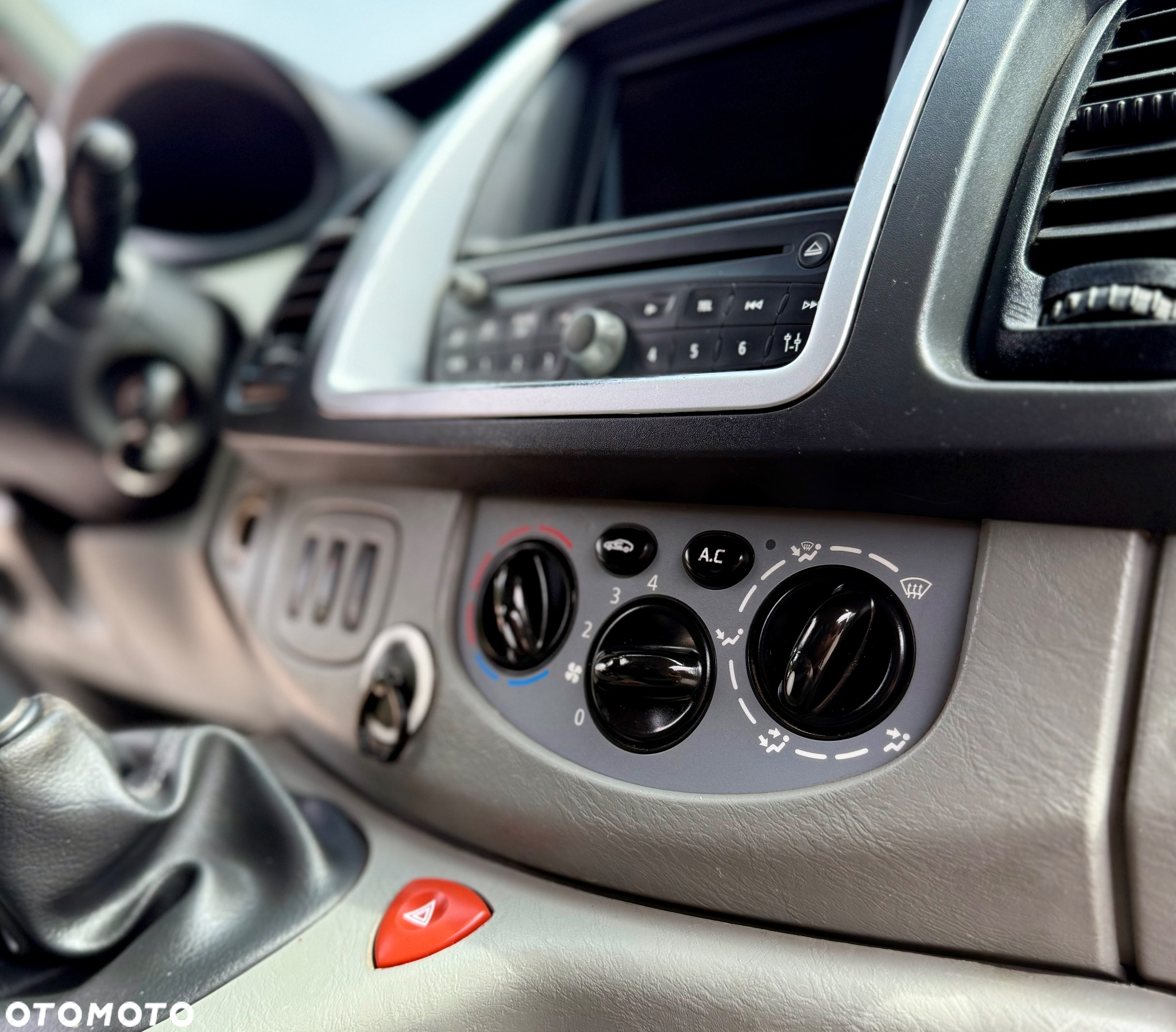 Opel Vivaro - 15