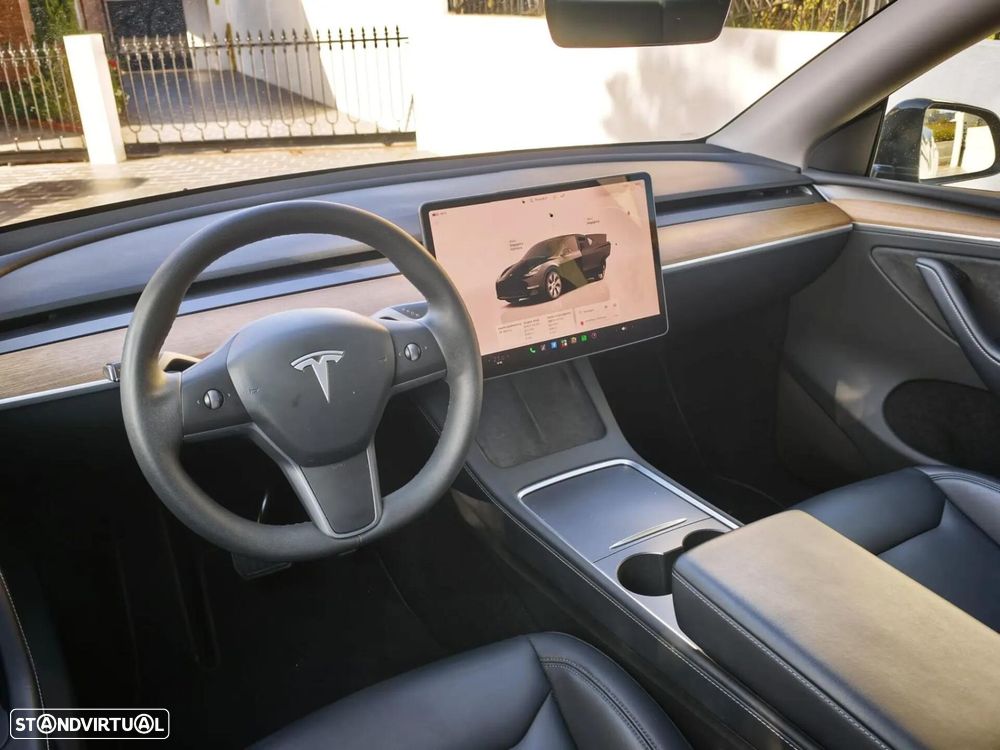 Tesla Model Y RWD - 15