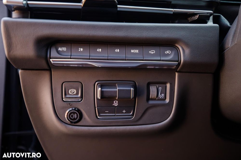 Cadillac Escalade - 30
