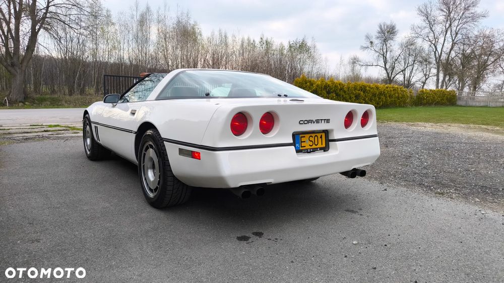 Chevrolet Corvette - 4