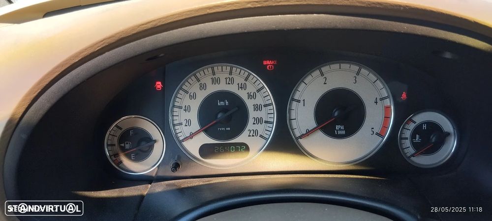 Chrysler Voyager 2.5 CRD LX - 27