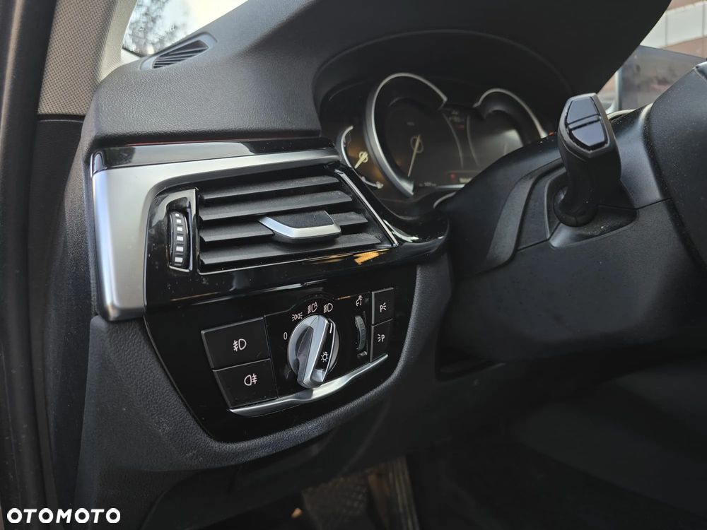 BMW Seria 5 530i xDrive Touring Sport Line - 2