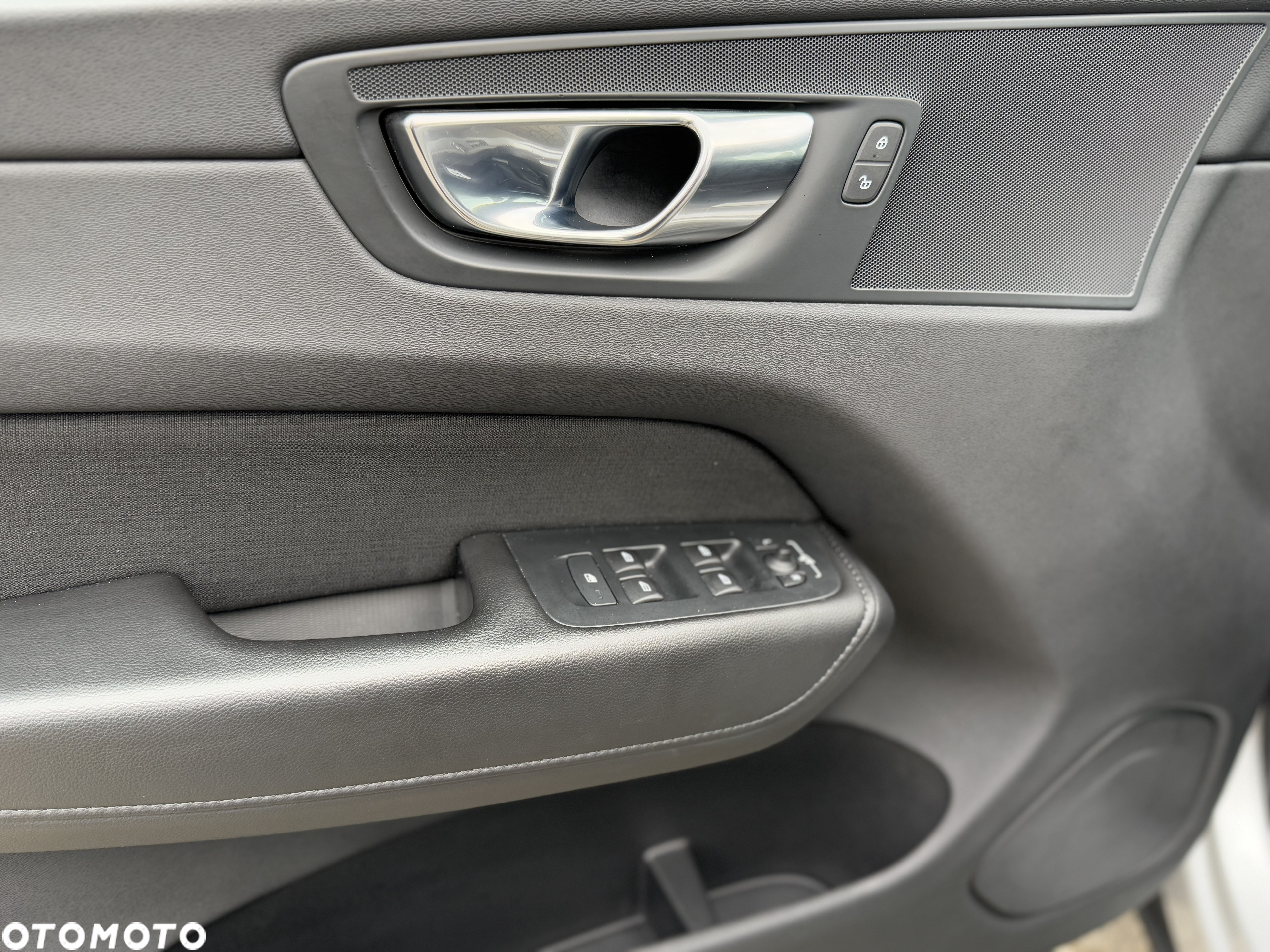 Volvo XC 60 B4 D Geartronic Momentum Pro - 29