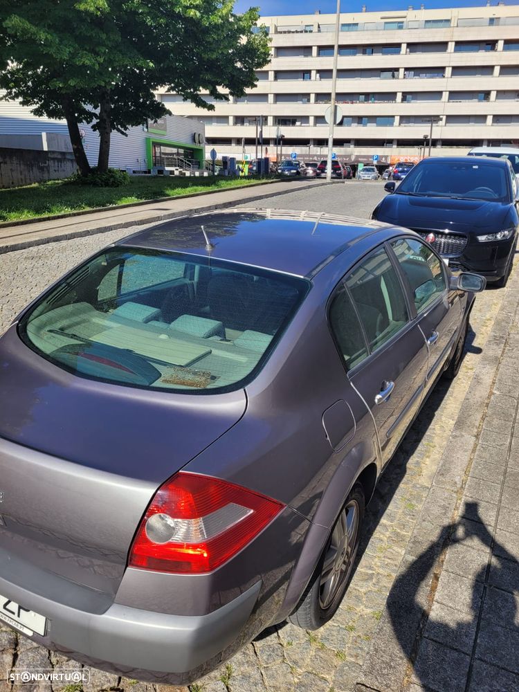 Renault Mégane 1.4 Confort Privilége - 6