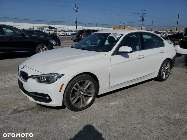 BMW Seria 3 330i Edition Luxury Line Purity