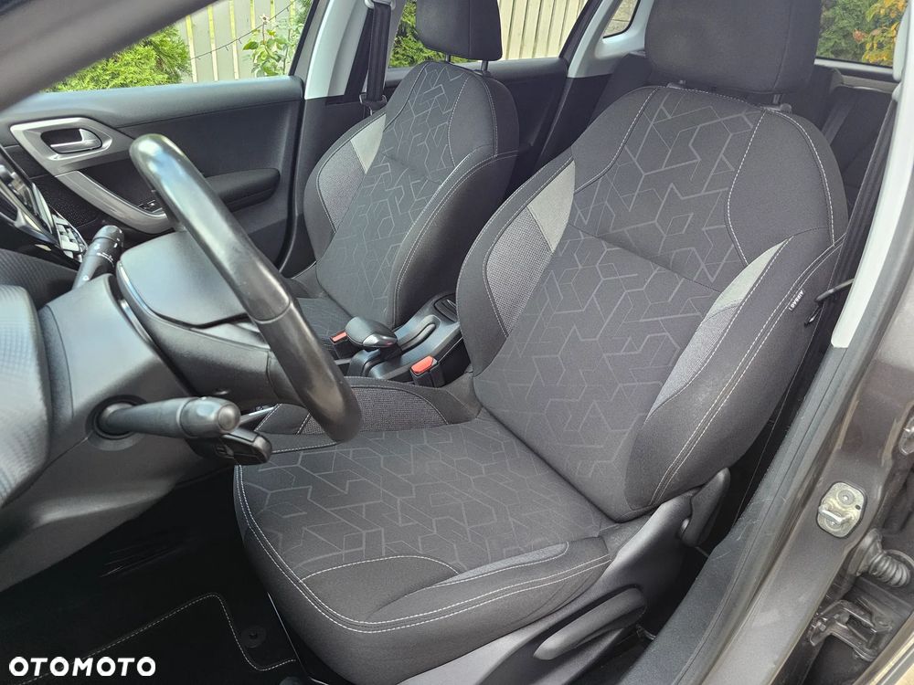 Peugeot 2008 PureTech 82 Style - 21