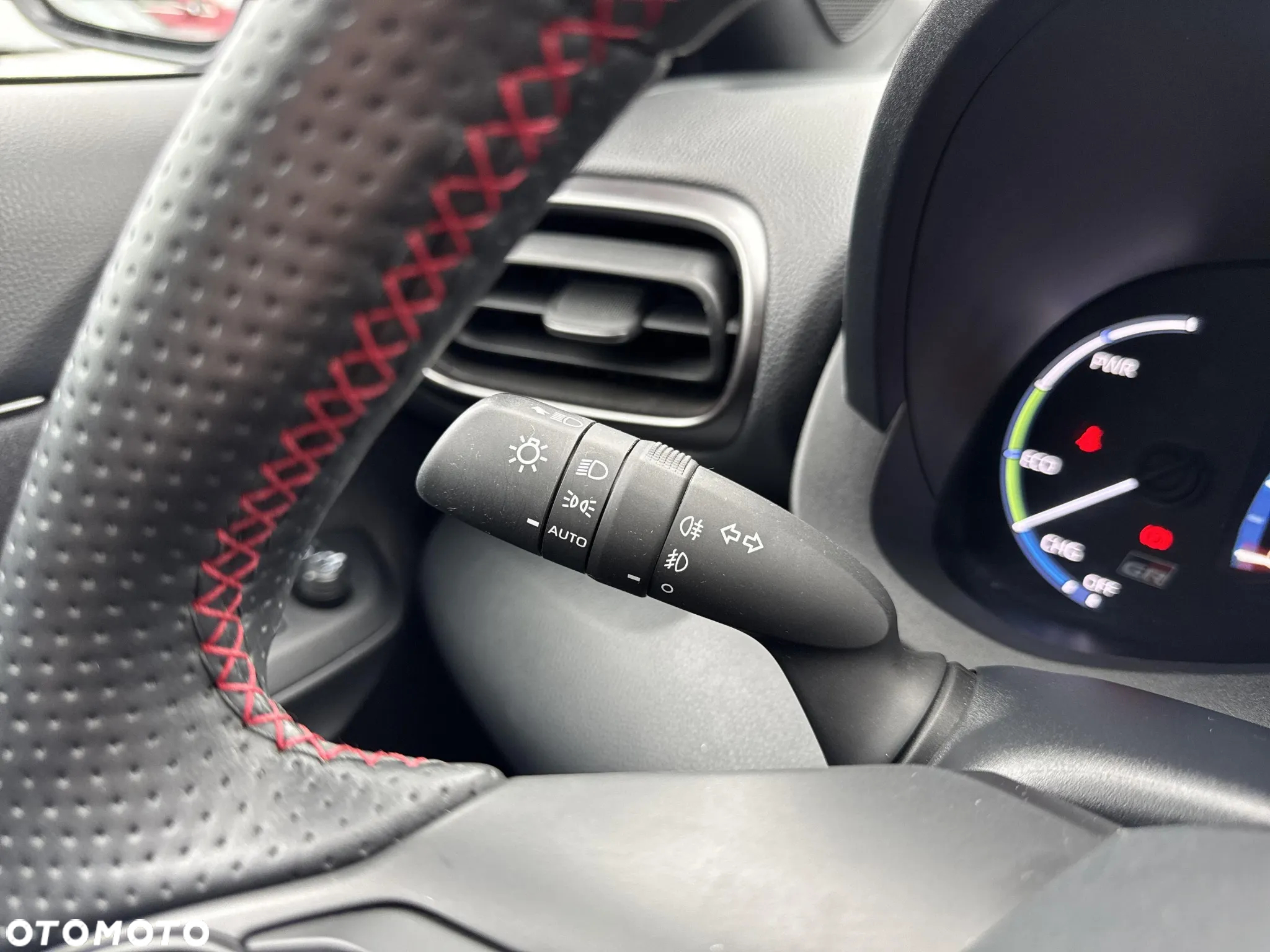 Toyota Yaris Cross Hybrid 1.5 GR Sport - 21