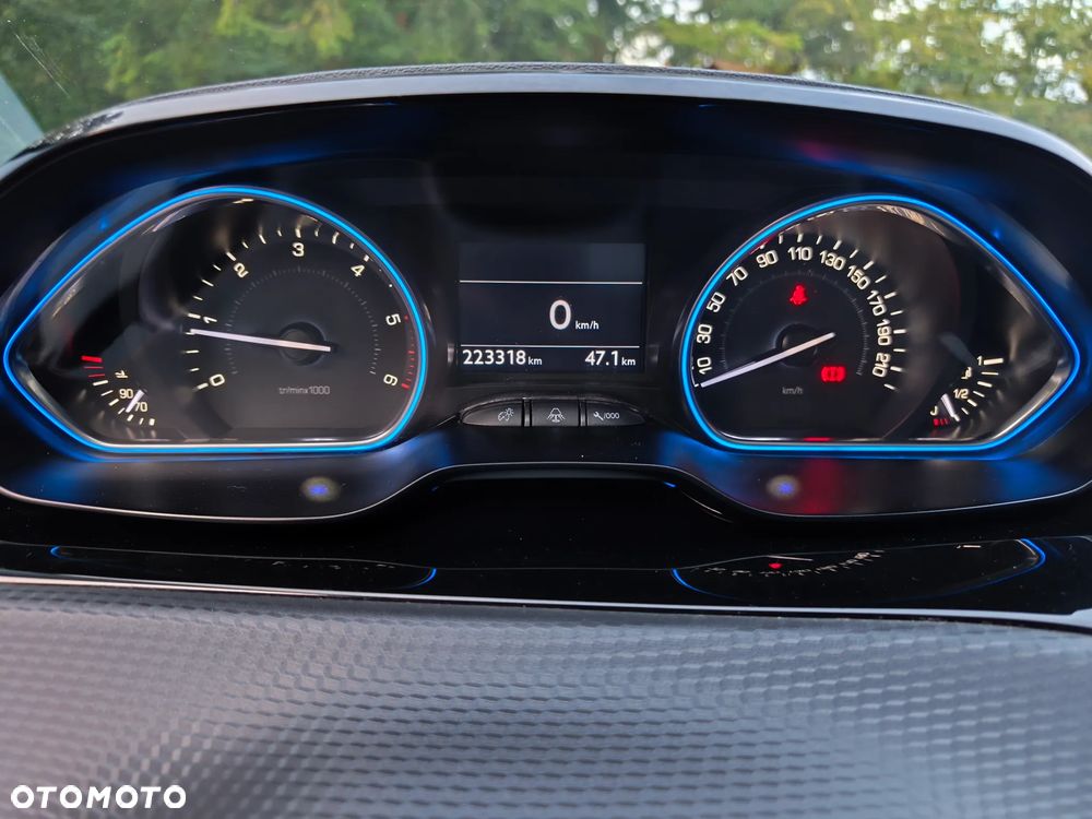 Peugeot 2008 e-HDi FAP 115 STOP & START Allure - 13