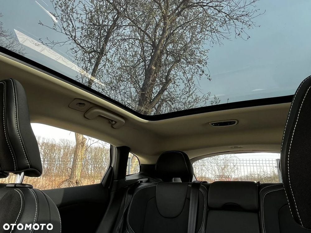 Volvo V40 T4 Drive-E Momentum - 13