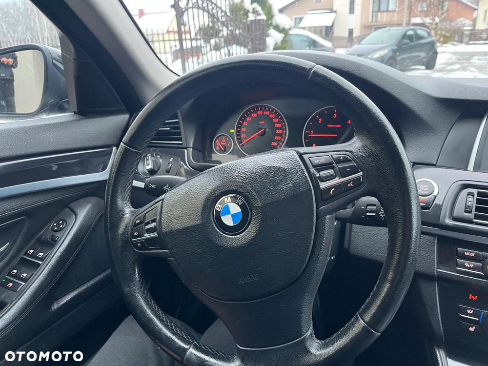 BMW Seria 5 518d Luxury Line - 17