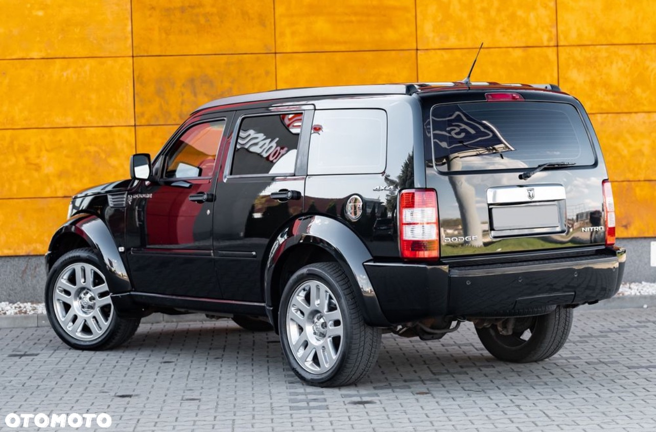 Dodge Nitro 4.0 V6 RT - 16