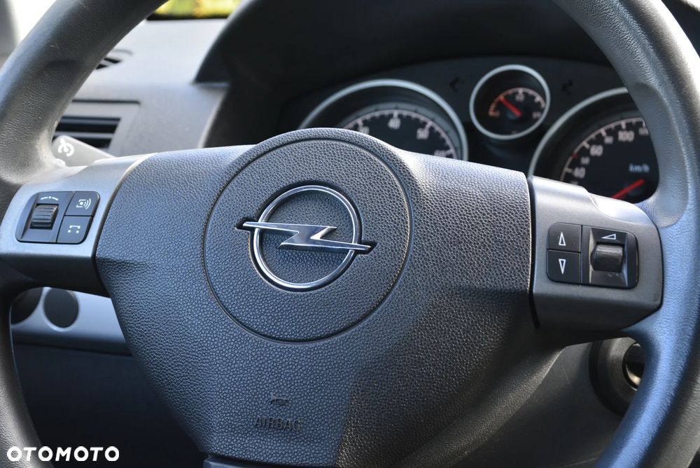 Opel Astra 1.6 Sport - 17