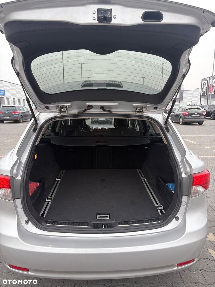 Toyota Avensis 2.0 D-4D Executive - 6