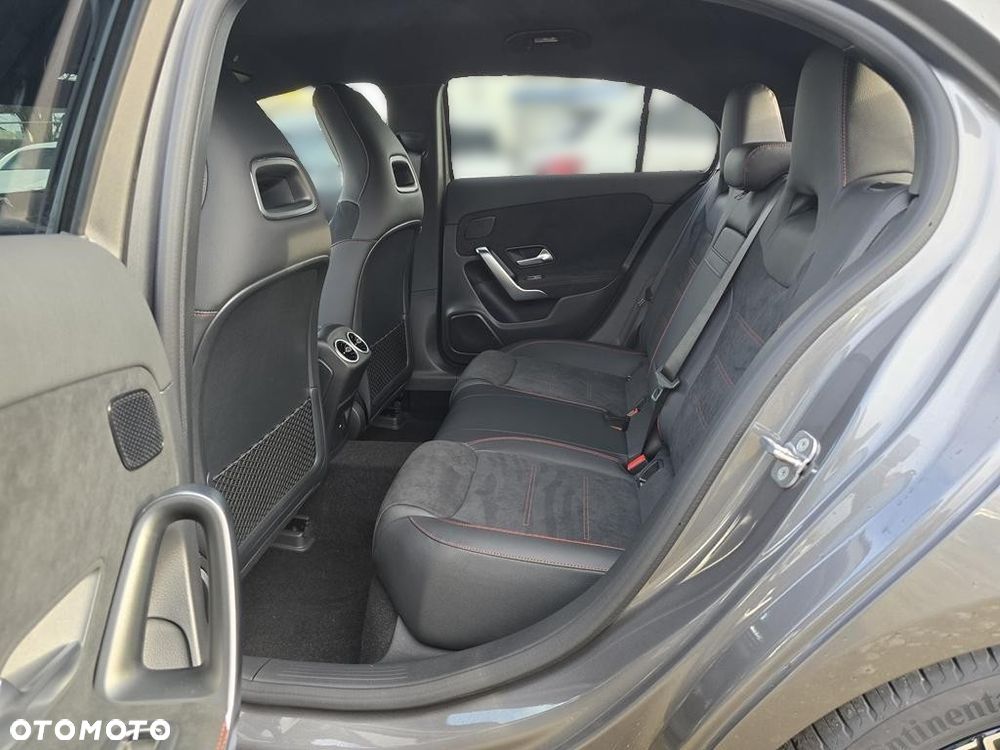 Mercedes-Benz Klasa A 200 AMG Line 7G-DCT - 9