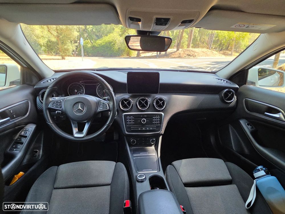 Mercedes-Benz GLA 200 d Urban Aut. - 12