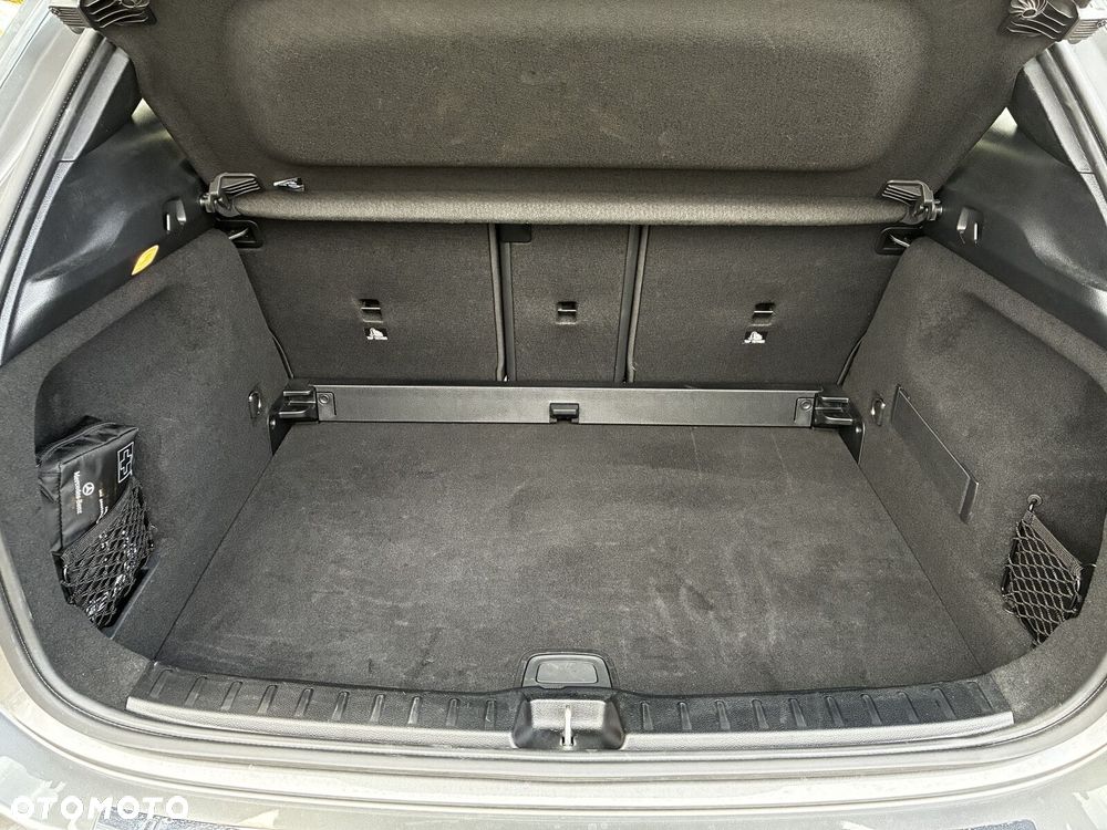 Mercedes-Benz GLA 200 d Progressive 8G-DCT - 19