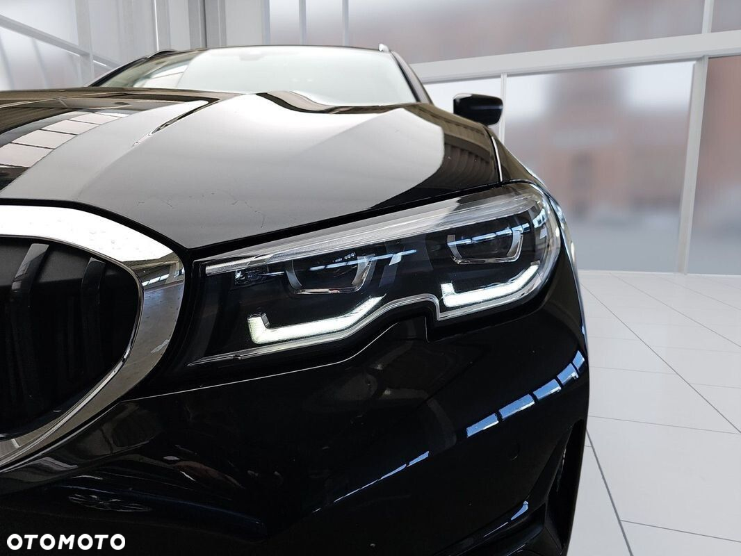 BMW Seria 3 320d xDrive Sport Line - 28