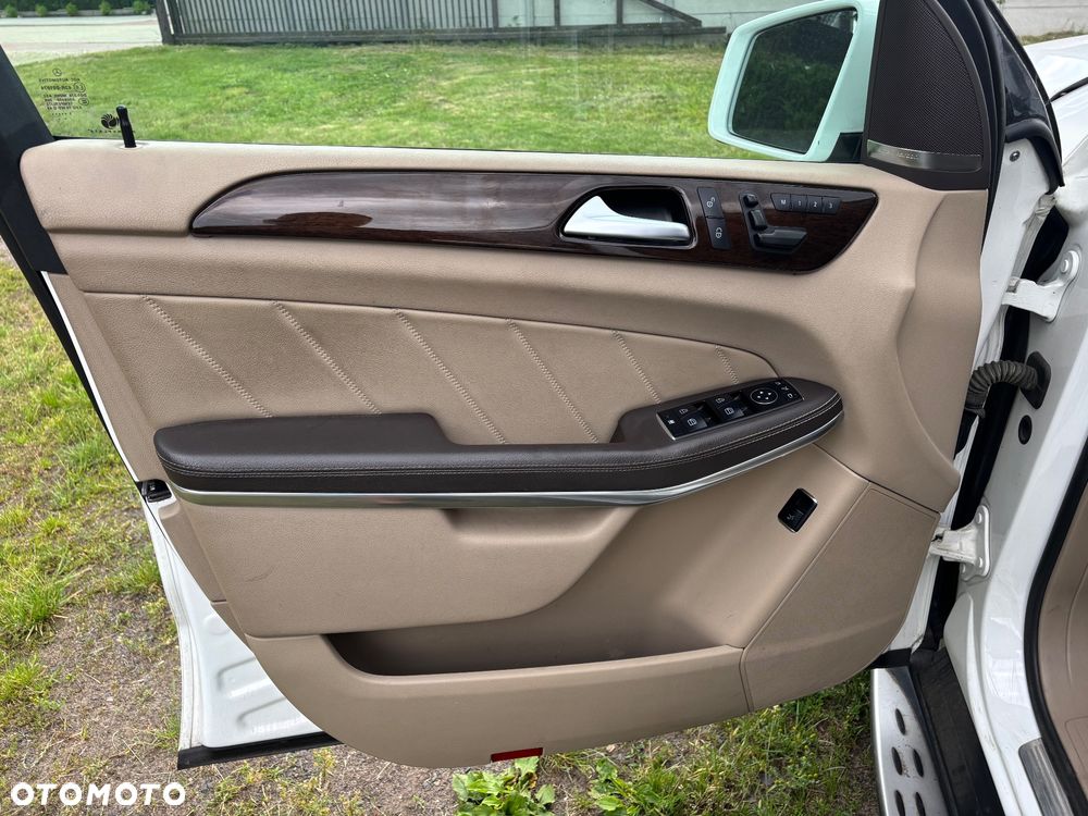 Mercedes-Benz GL 500 4-Matic - 16