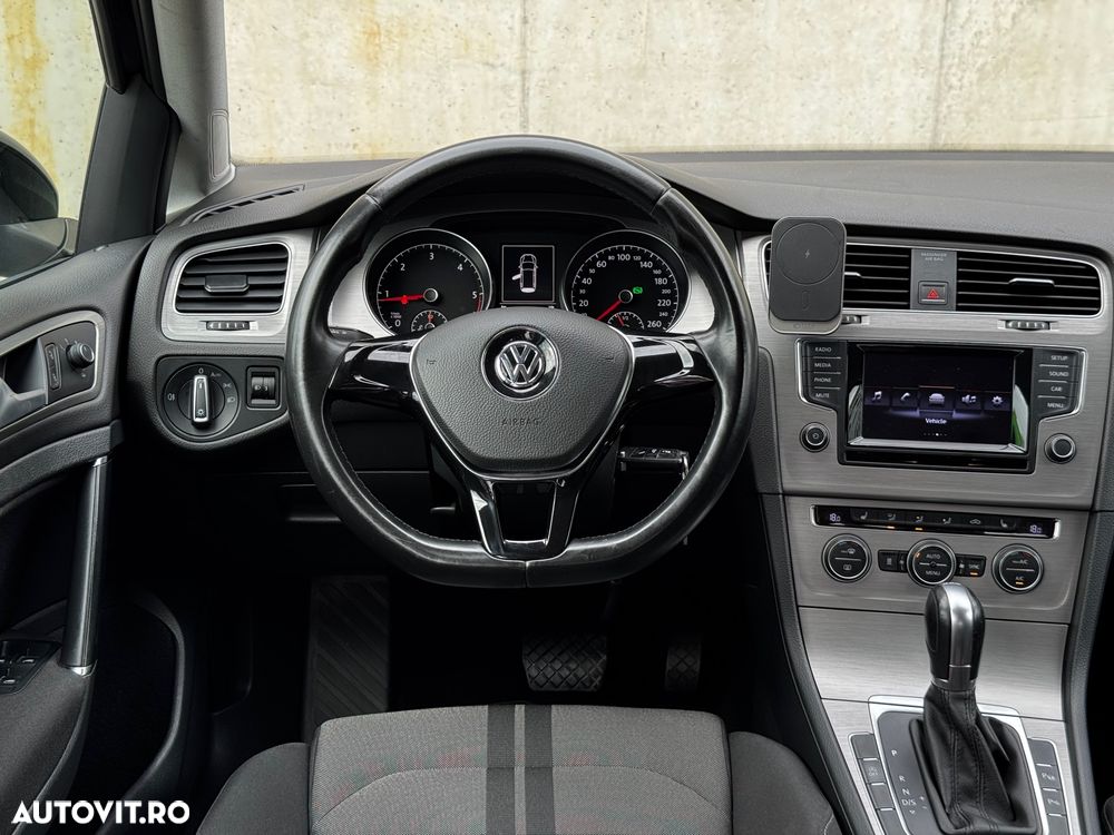 Volkswagen Golf - 15