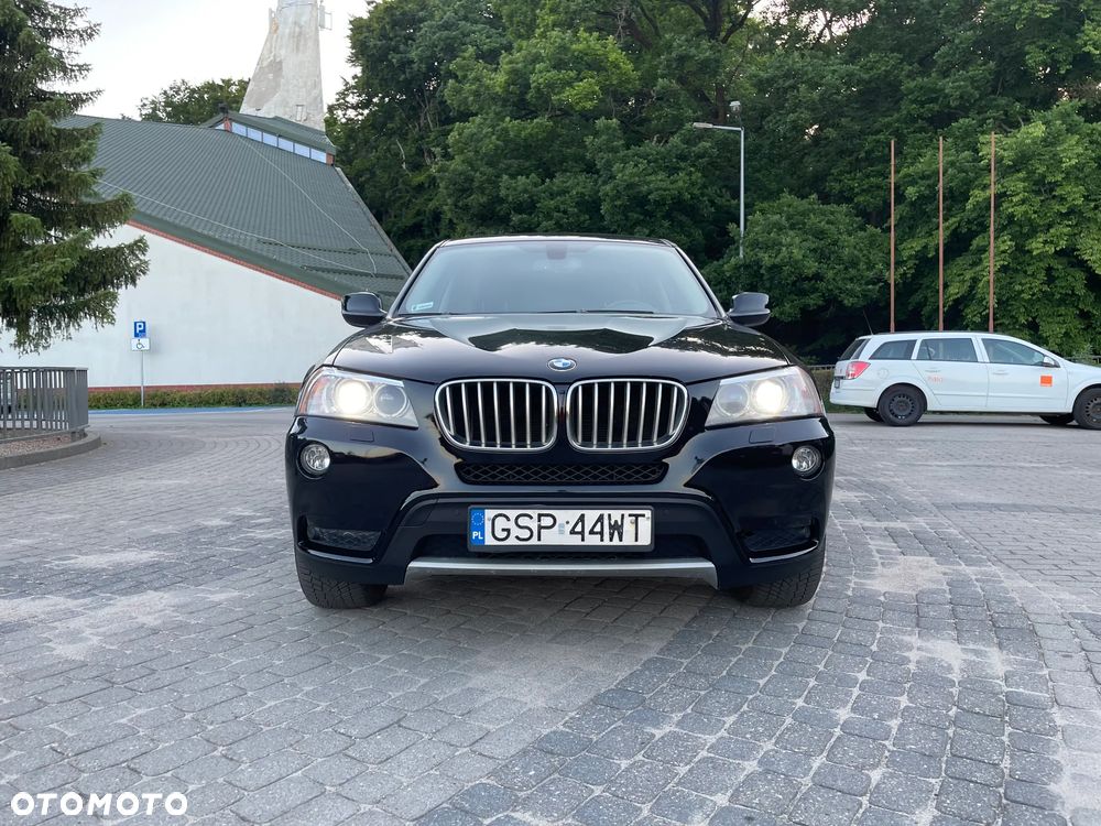 BMW X3 xDrive28i Sport-Aut - 3