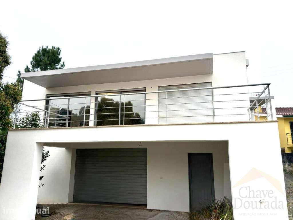 Excelente Moradia T4 distribuída em 3 Pisos - Espaço, Conforto e El... - Grande imagem: 4/31