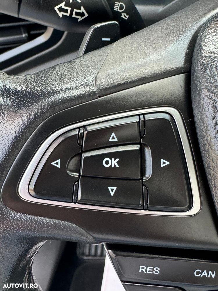 Ford Kuga - 21