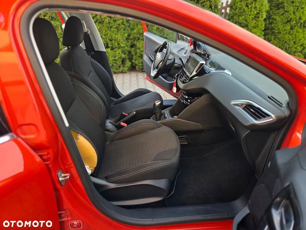 Peugeot 208 1.2 PureTech GPF Allure S&S - 7