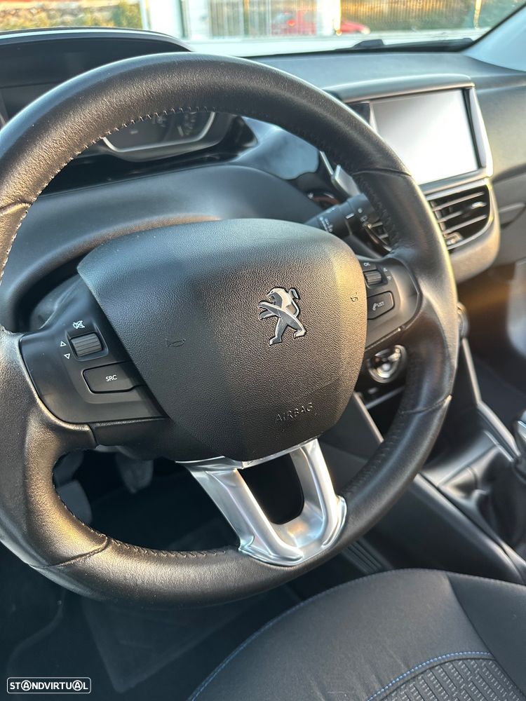 Peugeot 208 1.6 BlueHDi Style - 45