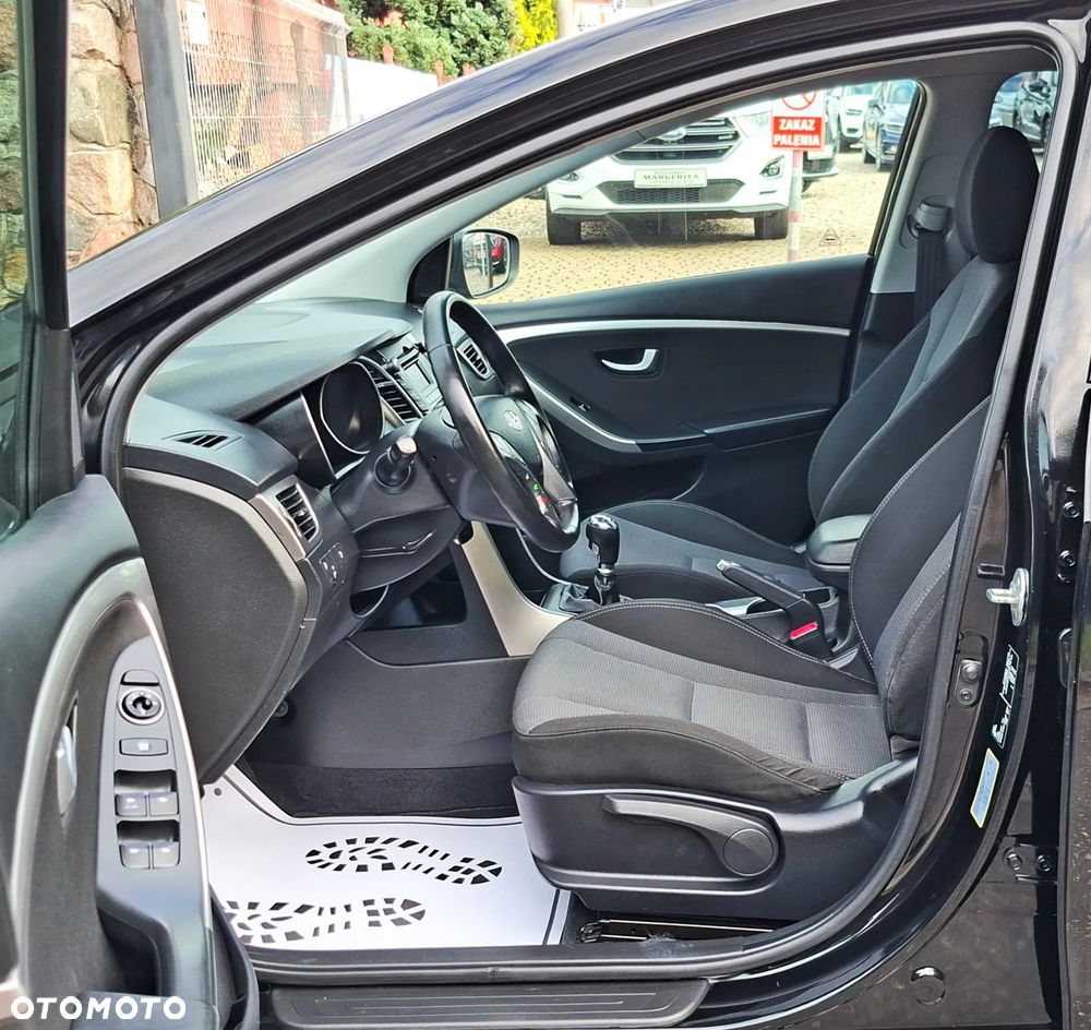 Hyundai i30 blue 1.6 CRDi Style - 19