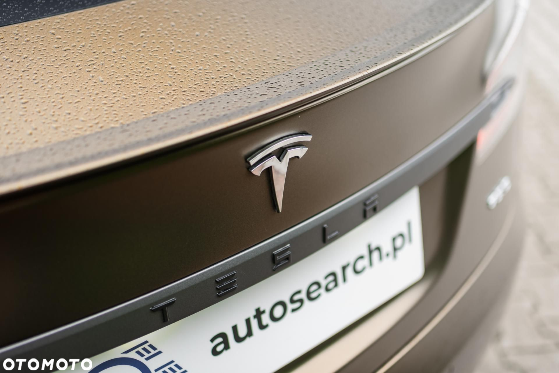 Tesla Model S - 40