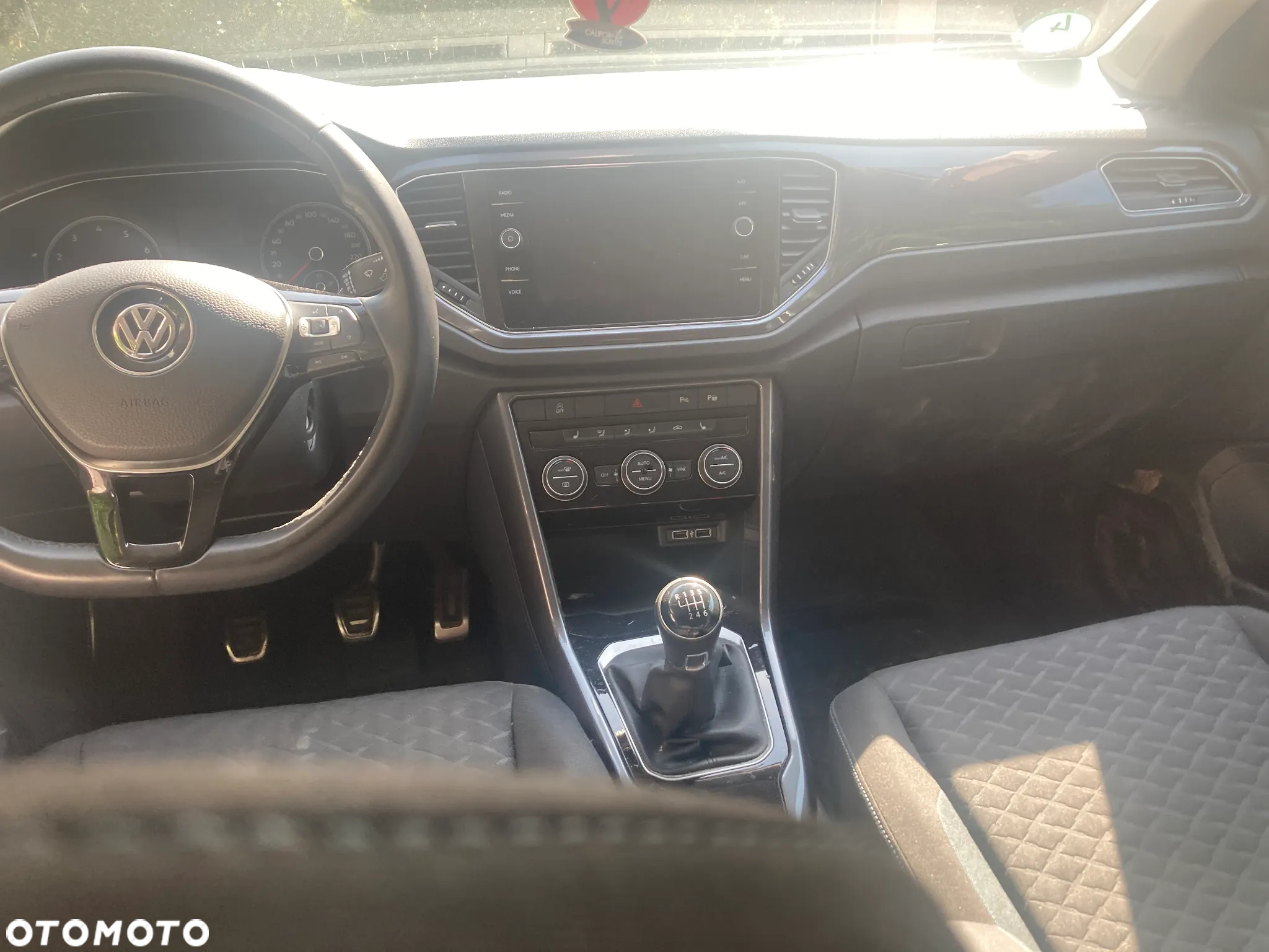 Volkswagen T-Roc - 6