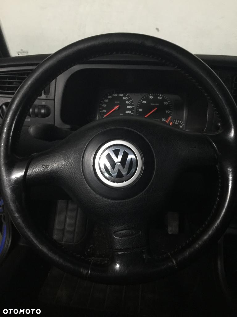 Volkswagen Golf - 40