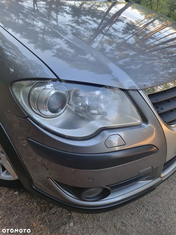 Volkswagen Touran 2.0 TDI DPF Highline DSG - 28