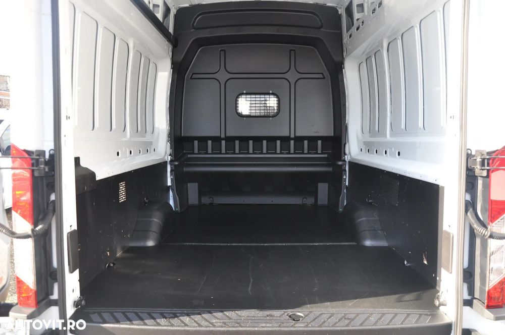 Ford Transit L4 Furgon DCIV RWD Trend - 8