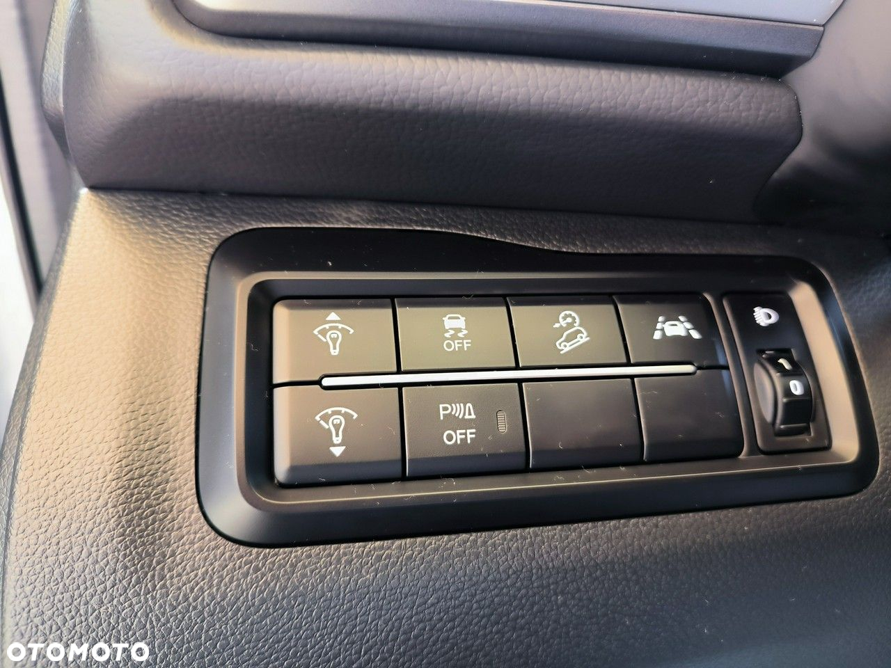 SsangYong/KGM Tivoli Grand 1.5 T-GDI Adventure - 24
