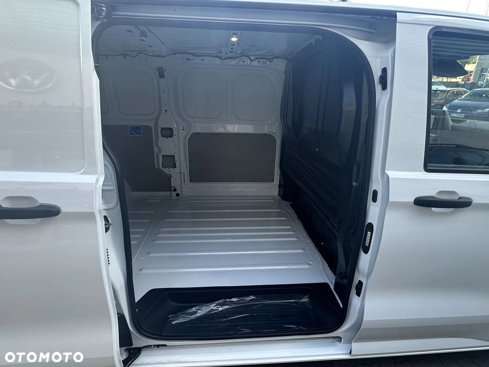 Volkswagen Transporter T7 - 11
